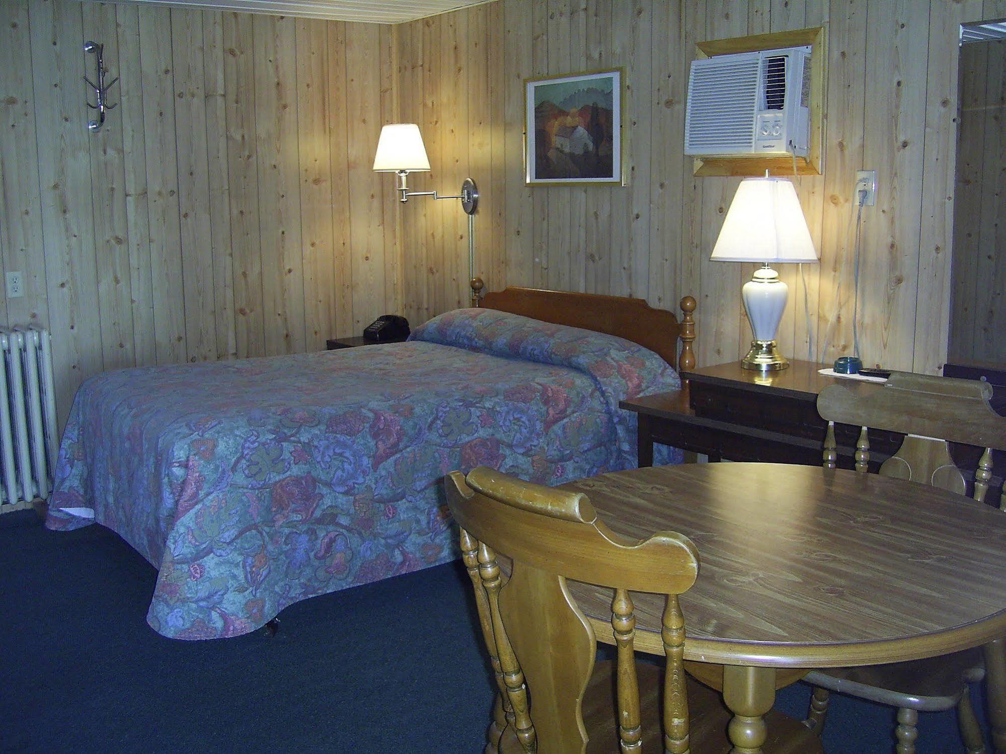 אלטונה Cedar Grove Motel מראה חיצוני תמונה